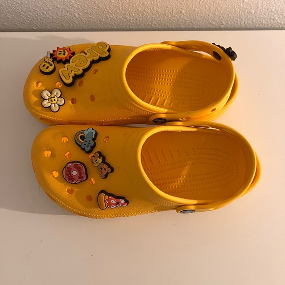 Drew Crocs Used - Great condition. Mens 6 Women’s 8 - Picture 3 of 3